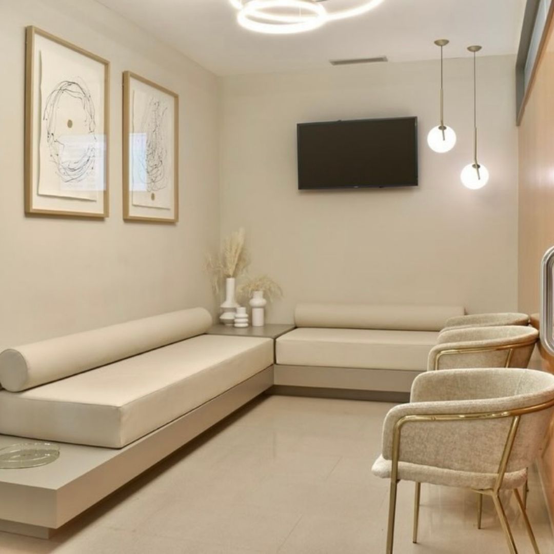 Waiting area at the Institut Ruiz Castilla consultation, Hospital Universitari Dexeus